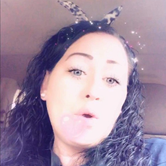 Meet your Posher, Jennifer - Picture 1 of 1